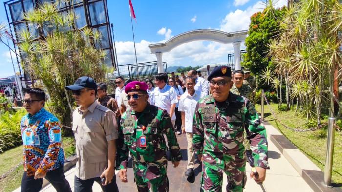 TIBA - Menteri Luar Negeri Republik Indonesia Sugiono, tiba di Provinsi Sulawesi Utara, Jumat (26/6/2026), sekitar pukul 12.00 Wita.