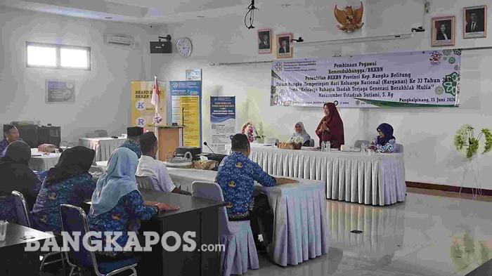 CERAMAH --- Dalam rangka memperingati Hari Keluarga Nasional (Harganas) ke-33, BKKBN Provinsi Babel, menggelar ceramah agama bertema keluarga di ruang pertemuan lantai dua BKKBN Provinsi Bangka Belitung, Kamis (25/6/2026).