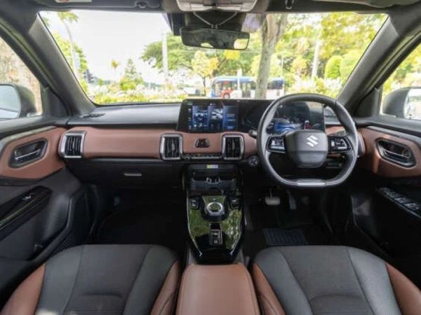 Kabin Suzuki eVitara