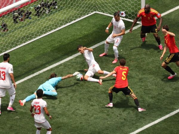 Penampilan luar biasa diperlihatkan Alireza Beiranvand saat membantu Timnas Iran bermain seri 0-0 kontra Belgia pada lanjutan Piala Dunia 2026 di Grup G.