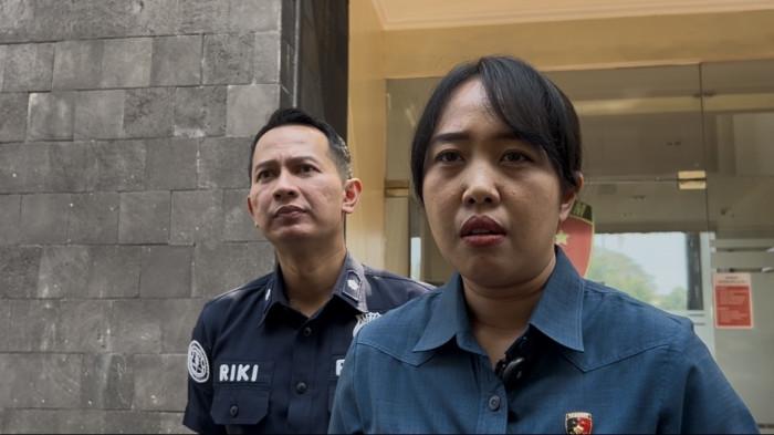 BERI KETERANGAN - Kasatres PPA dan PPO Polrestabes Semarang, Kompol Ni Made Srinitri, didampingi Kasi Humas, Kompol Riki Fahmi Mubarok, saat memberikan keterangannya di Mapolrestabes Semarang soal kasus-kasus kriminal terhadap perempuan dan anak, Kamis (18/6/2026).