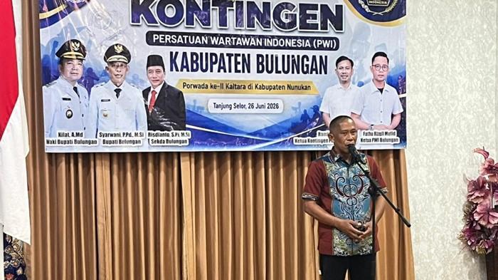 Bupati Bulungan, Syarwani, optimistis saat lepas atlet PWI Bulungan