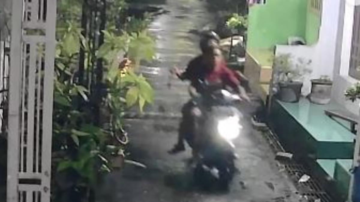 PENCURIAN BURUNG - Aksi pencurian kembali meresahkan warga Kota Pekalongan. Kali ini, seekor burung jenis perkutut Bangkok dilaporkan hilang dicuri di kawasan Kergon Pasar Anyar pada Selasa (23/6/2026) malam.