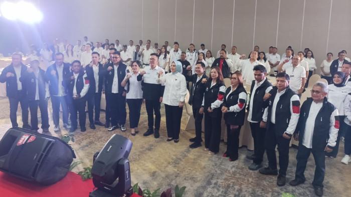 KENALKAN: Rapat Koordinasi Wilayah Khusus (Rakorwilsus) DPW Partai Solidaritas Indonesia (PSI) Sulut jadi ajang perkenalan bagi para kader baru partai berlambang gajah tersebut. Rakorwilsus digelar di Bali Room Hotel Peninsula, Kota Manado, Sulawesi Utara, Jumat (26/6/2026) pagi. Kenalkan 13 Kader Baru.