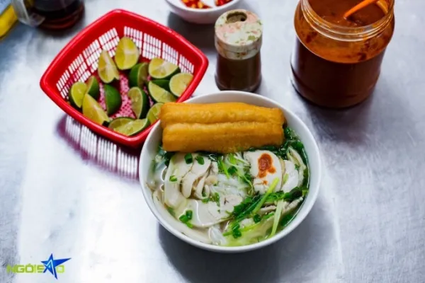 Pho Nguyet scores points thanks to its firm, non-mushy chicken meat and light-tasting broth.