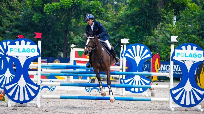 Aksi salah satu atlet Indonesia di kejuaraan berkuda