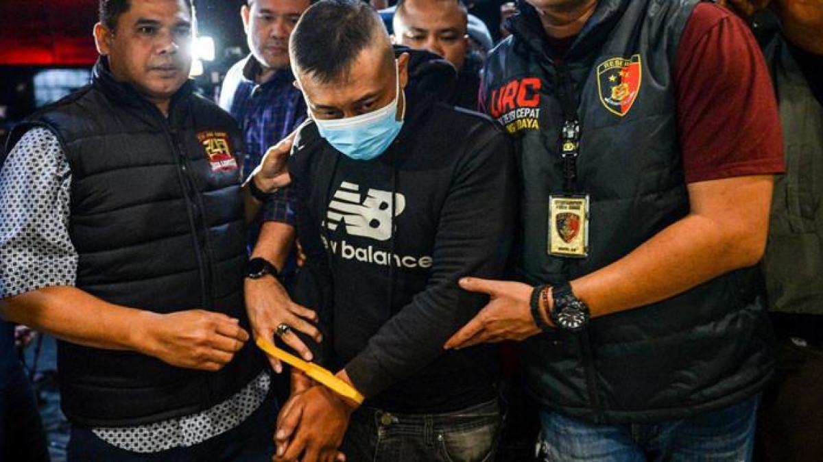 TAUFIK HIDAYAT DITANGKAP: Taufik Hidayat, pria yang viral menyekap pacarnya selama tiga tahun akhirnya berhasil ditangkap, Selasa (23/6/2026) langsung dijebloskan ke sel.