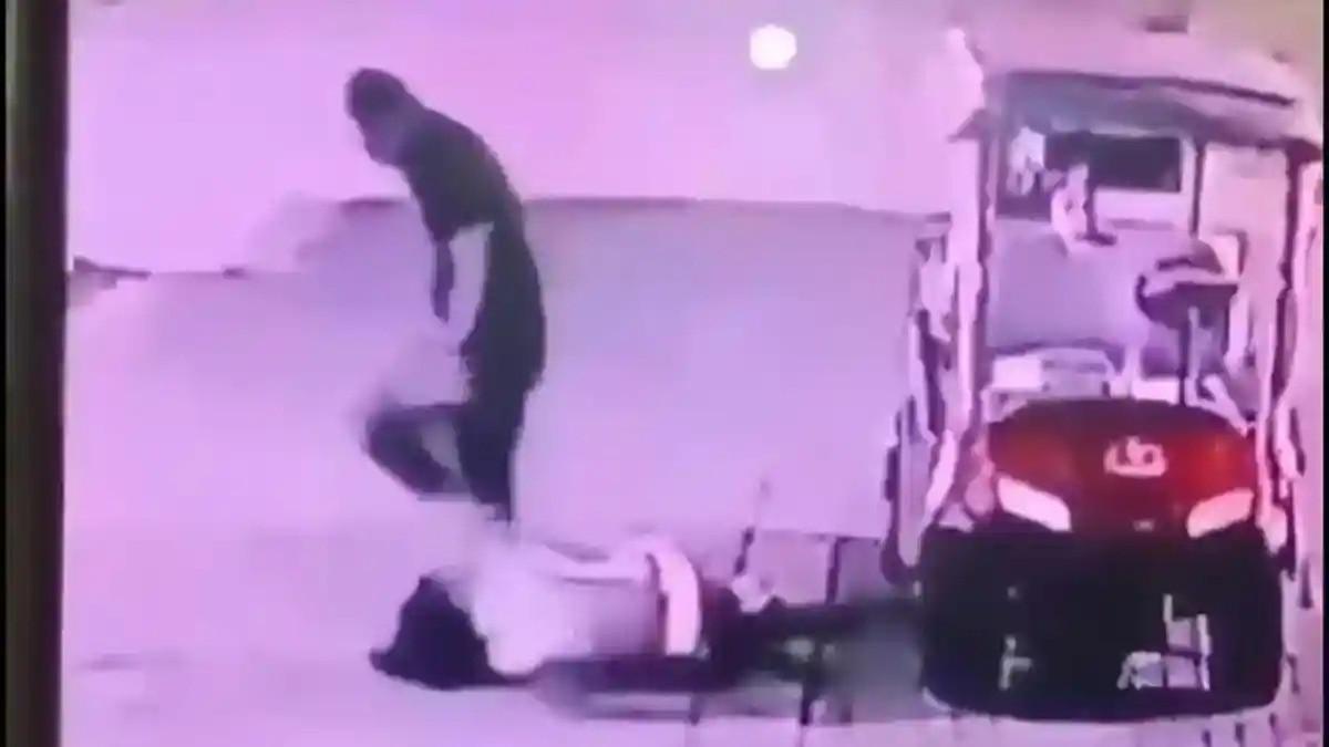 PENGANIAYAAN - Kasus dugaan penganiayaan terhadap seorang caddy golf di Lapangan Golf Modernland, Kelurahan Kelapa Indah, Kecamatan Tangerang, Kota Tangerang, menjadi sorotan setelah rekaman CCTV kejadian tersebut viral di media sosial.