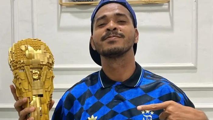 PIALA DUNIA – Eks pemain PSM Makassar Hasim Kipuw memakai jersey Argentina. Hasim Kipuw jagokan Argentina di Piala Dunia 2026.