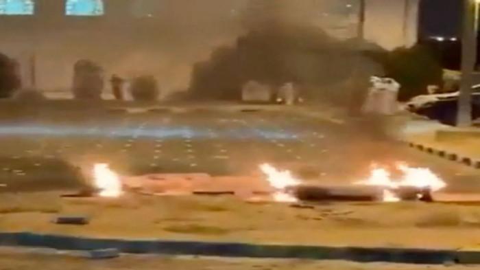 RUDAL IRAN - Tangkapan layar media sosial yang menunjukkan puing rudal terbakar dari serangan Iran ke Bandara Internasional Kuwait, Rabu (3/6/2026). Iran menyerang langsung Kuwait dengan dalih sebagai balasan atas serangan Amerika Serikat terhadap kapal tanker dan fasilitas minyak mereka.
