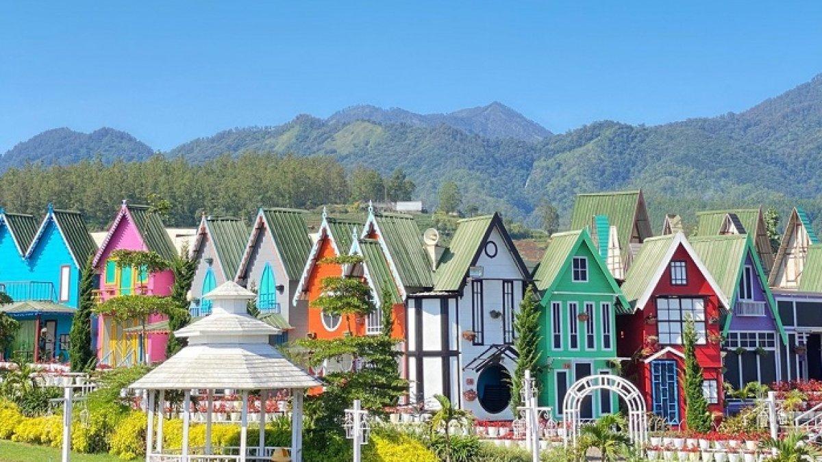 FLORAWISATA SENTERRA - rekomendasi tempat wisata Instagramable di Kabupaten Malang, Jawa Timur.