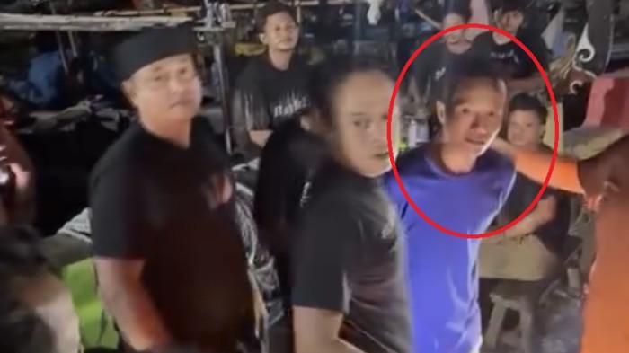 TANGKAP PELAKU PEMBAKAR KEPONAKAN - Tim gabungan Resmob Polrestabes Semarang, Unit PPA Polrestabes Semarang, dan Resmob Polres Jepara menangkap pelaku pembakaran keponakan berinisial S (32) di kawasan Jobokuto, Kabupaten Jepara, Minggu (14/6/2026) dini hari. Pelaku yang sempat buron hampir dua bulan itu diduga membakar keponakannya berusia 15 tahun hingga mengalami luka bakar sekitar 30 persen sebelum akhirnya berhasil diamankan tanpa perlawanan.