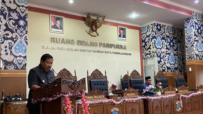 Wali Kota Pangkalpinang Saparudin saat menyampaikan sambutannya dalam Rapat Paripurna ke-8 Masa Persidangan III Tahun 2026 DPRD Kota Pangkalpinang, Senin (29/6/2026).