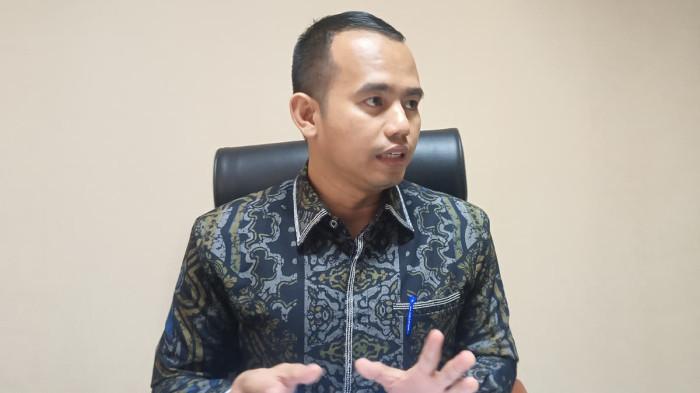 BERI PENJELASAN - Wakil Ketua Komisi E DPRD Jawa Timur, Jairi Irawan, saat ditemui di Gedung DPRD Jatim pada Kamis (9/4/2026) lalu. Ia menyoroti anjloknya harga telur di tingkat peternak yang terjadi dalam beberapa bulan terakhir.