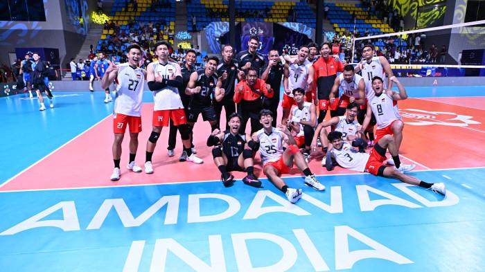 BERFOTO - Skuad Timnas Voli Putra Indonesia menjalani sesi foto setelah pertandingan menghadapi Thaildn pada preliminary phase pool B AVC Men's Cup 2026 di Veer Savarkar Sports Complex, Ahmedabad, India, Selasa (23/6) malam WIB.