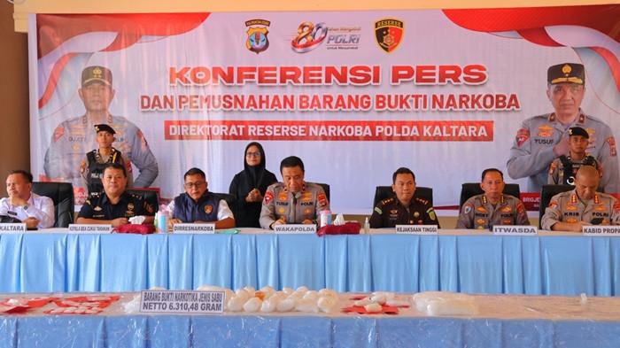 Brigjen Pol Yusuf saat memimpin pemusnahan narkoba