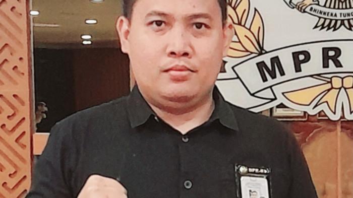 profile tribunners