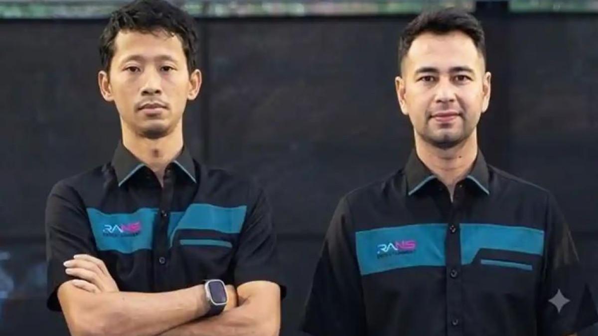 DITUNJUK KOMISARIS - Pendidikan asisten pribadi Raffi Ahmad, Mufli Budi Ananda (kiri) tercatat sempat dua kali mengundurkan diri pendidikan ke jenjang Sarjana (S1) Teknik Industri, kini ditunjuk jadi Komisaris di PT Krakatau Posco.