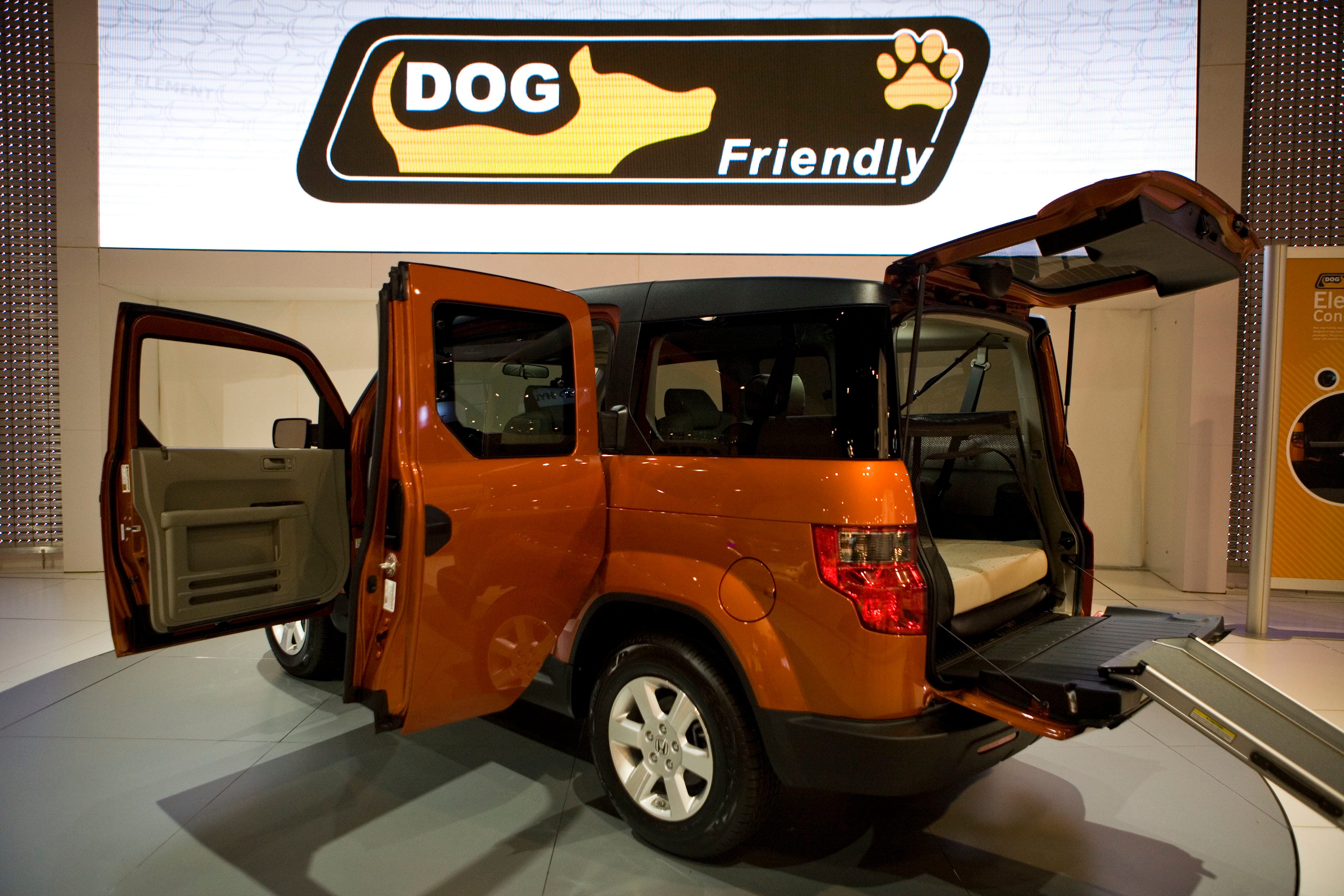 pameran mobil new york