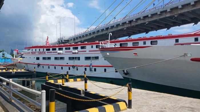 KAPAL - Kapal-kapal yang bersandar di Pelabuhan Manado, Sulawesi Utara. Berikut jadwal kapal pada akhir pekan ini.
