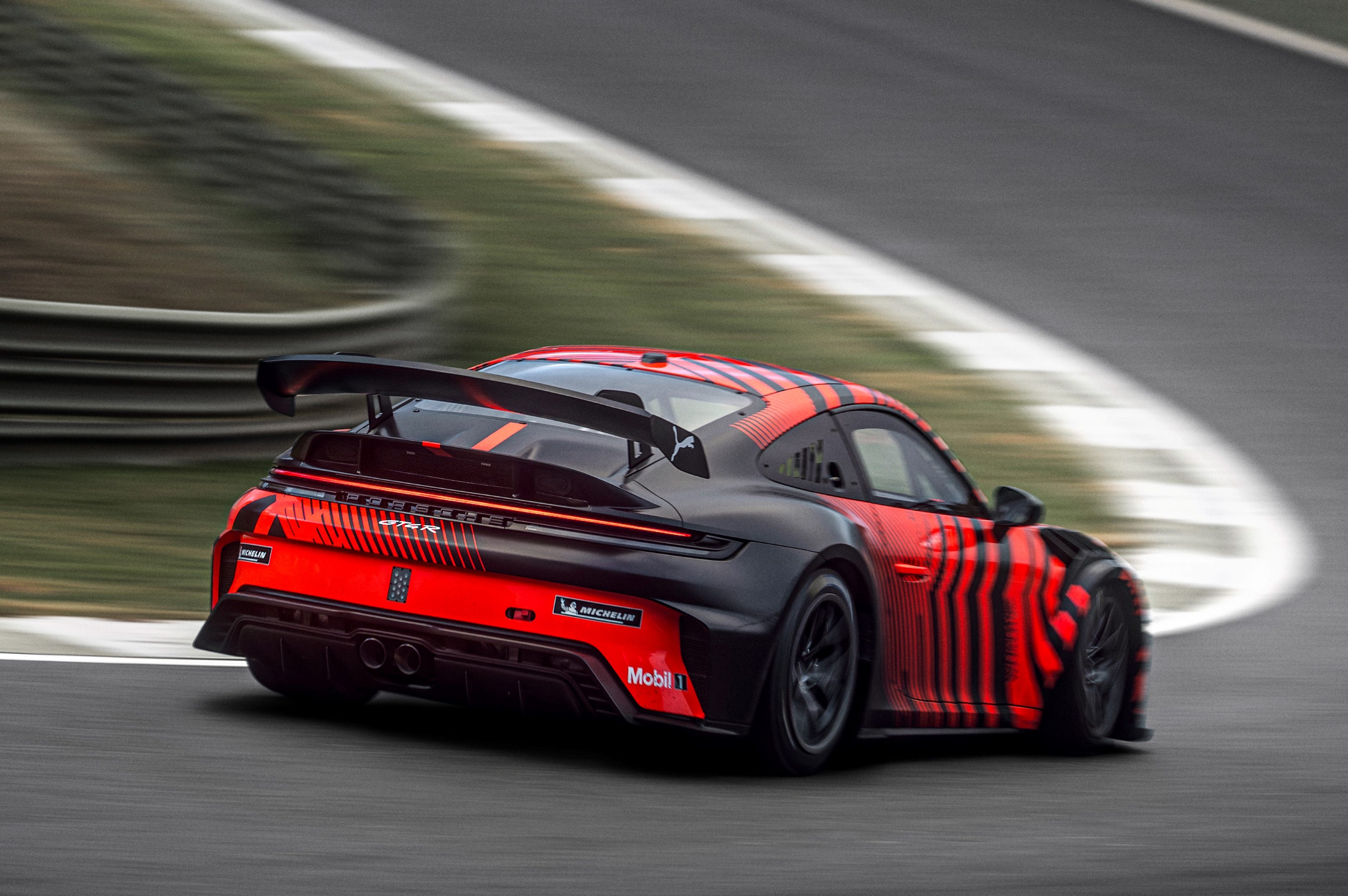 porsche 911 gt4 r