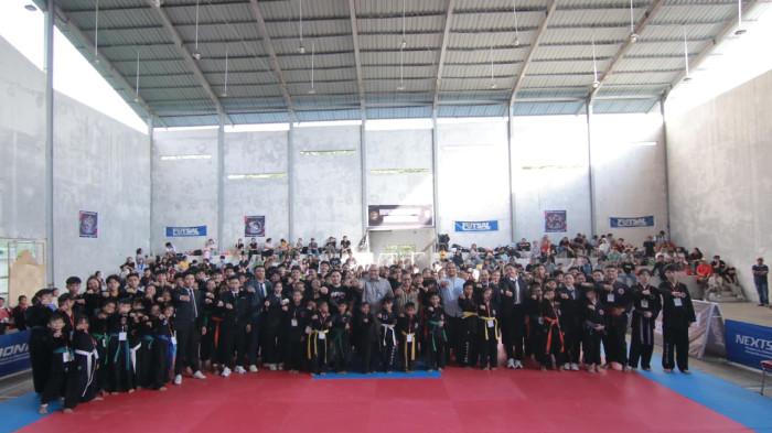 Para atlet dan panitia Lion Heart Series I Hapkido Championship 2026 di GOR Dispora Minahasa Utara, Airmadidi, Kabupaten Minahasa Utara, Minggu (28/6/2026).