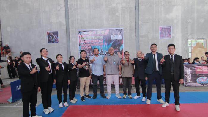 Panitia bersama perangkat pertandingan diabadikan pada kompetisi Lion Heart Series I Hapkido Championship 2026 di GOR Dispora Minahasa Utara, Airmadidi, Kabupaten Minahasa Utara, Minggu (28/6/2026).