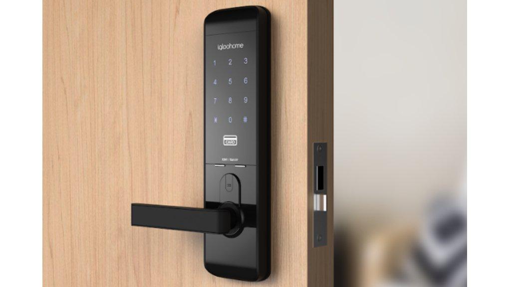 Smart lock pintu rumah dengan akses digital