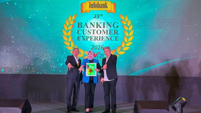 Direktur Kepatuhan Bank Kalsel, Mitra Damayanti, mewakili Bank Kalsel 22