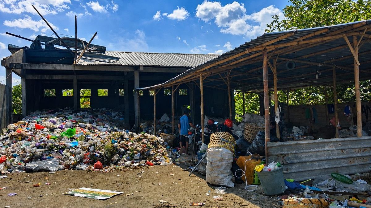 TPS SINGOPURAN - Penampakan TPS Desa Singopuran
