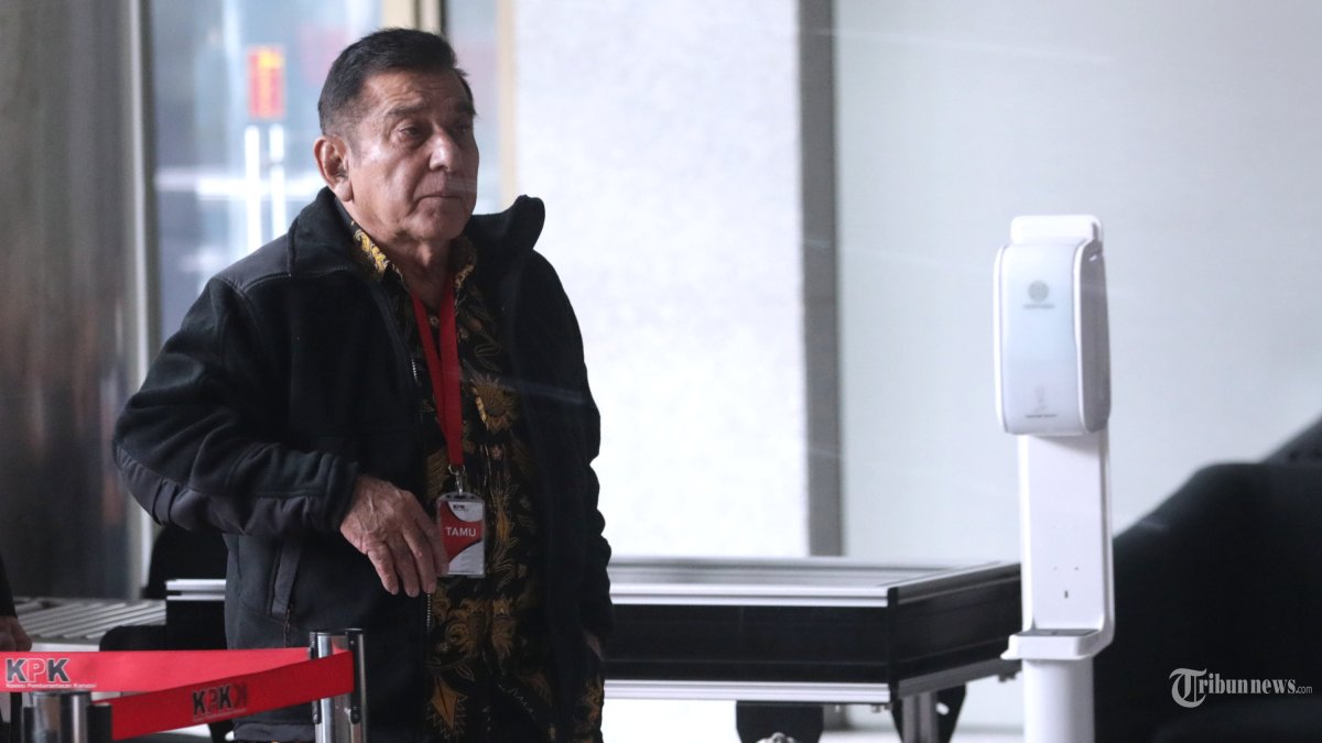 JAPTO SOERJOSOEMARNO DIPERIKSA - Ketua Umum Majelis Pimpinan Nasional Pemuda Pancasila?(PP) Japto Soerjosoemarno tiba untuk menjalani pemeriksaan di Gedung KPK, Jakarta, Rabu (26/2/2025). Japto Soerjosoemarno diperiksa sebagai saksi kasus dugaan gratifikasi serta pencucian uang mantan Bupati Kutai Kartanegara (Kukar) Rita Widyasari. TRIBUNNEWS/IRWAN RISMAWAN