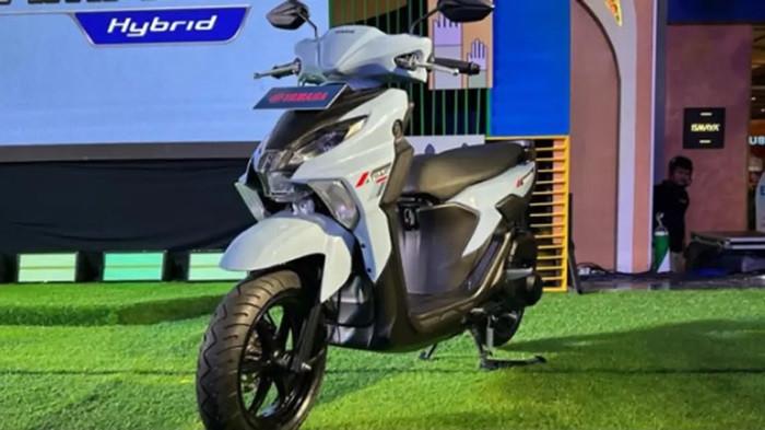 YAMAHA GEAR - Yamaha Gear Ultima 125 Hybrid resmi meluncur sebagai matic serbagunayang siap menemani segala aktivitas harianmu.