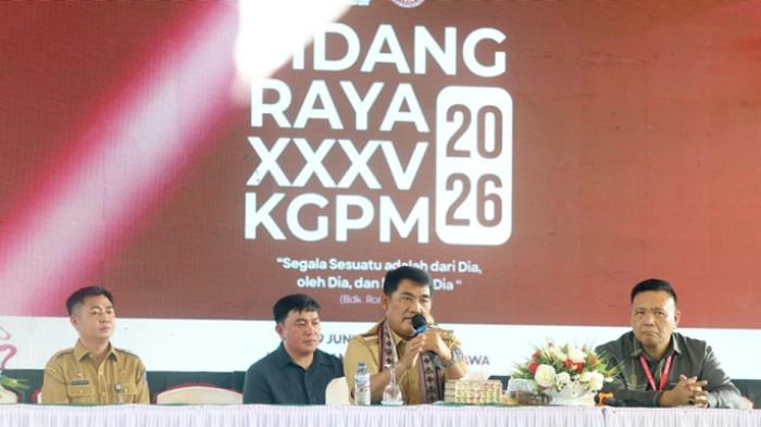 SIDANG KGPM - Gubernur Sulawesi Utara Yulius Selvanus Komaling (YSK) menghadiri Sidang Raya XXXV Kerapatan Gereja Protestan Minahasa (KGPM) Tahun 2026 yang berlangsung di Kiawa Resort, Desa Kiawa Dua, Kecamatan Kawangkoan Utara, Kabupaten Minahasa, Provinsi Sulawesi Utara, Selasa (30/6/2026). Pada kesempatan itu, Guberur YSK berharap dan meminta KGPM untuk selaraskan program dengan pembangunan Sulut.