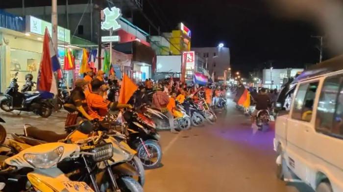 PIALA DUNIA 2026 - Konvoi ribuan pendukung Timnas Belanda di Kota Jayapura menjelang laga Belanda melawan Swedia pada Grup F Piala Dunia 2026, Sabtu (20/6/2026). Belanda tersingkir pada babak 32 besar Piala Dunia 2026 setelah kalah dramatis dari Maroko, Selasa (30/6/2026). Kekalahan tersebut sekaligus mengakhiri euforia para pendukung Belanda di Kota Jayapura, Papua.
