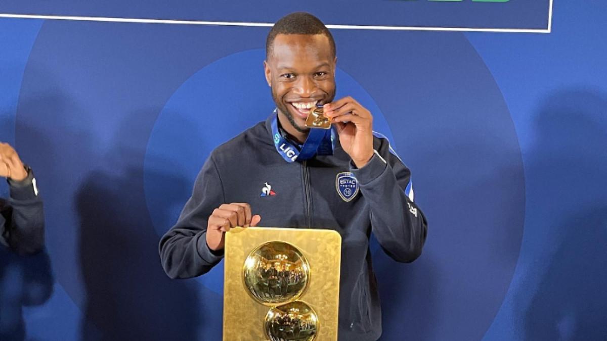 PEMAIN PERSIB BANDUNG - Gabriel Mutombo resmi gabung Persib