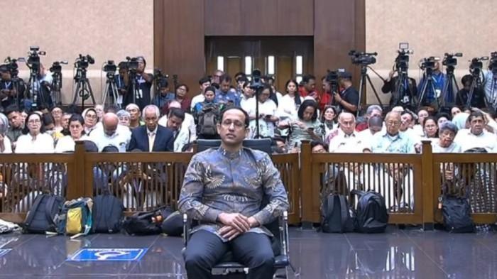 Nadiem Memejamkan mata mendengar putusan