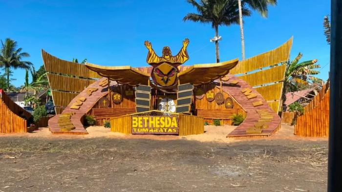 PKPG 2026 - Tenda Seri A milik Pemuda Jemaat GMIM Bethesda Tumaratas, Kecamatan Langowan Barat, Kabupaten Minahasa dalam ajang Perkemahan Karya Pemuda Gereja (PKPG) GMIM 2026 yang berlangsung di Bumi Perkemahan Senayan Lobu, Wilayah Tombatu Barat, Kabupaten Minahasa Tenggara.