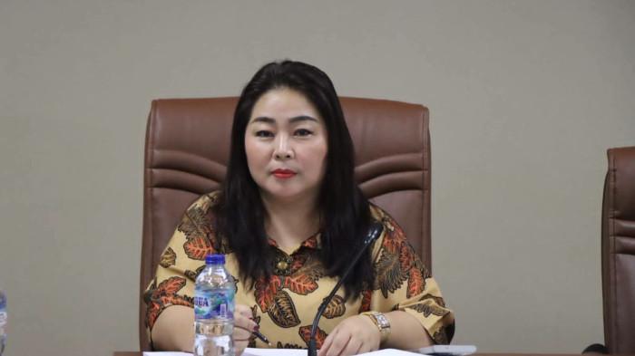 PANSUS - Anggota DPRD Sulut Jeane Laluyan. gfhk