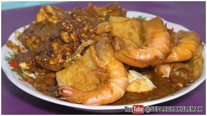 Tahu Gimbal Lumayan Pak Man, satu kuliner legendaris di Semarang yang wajib masuk daftar kunjungan.