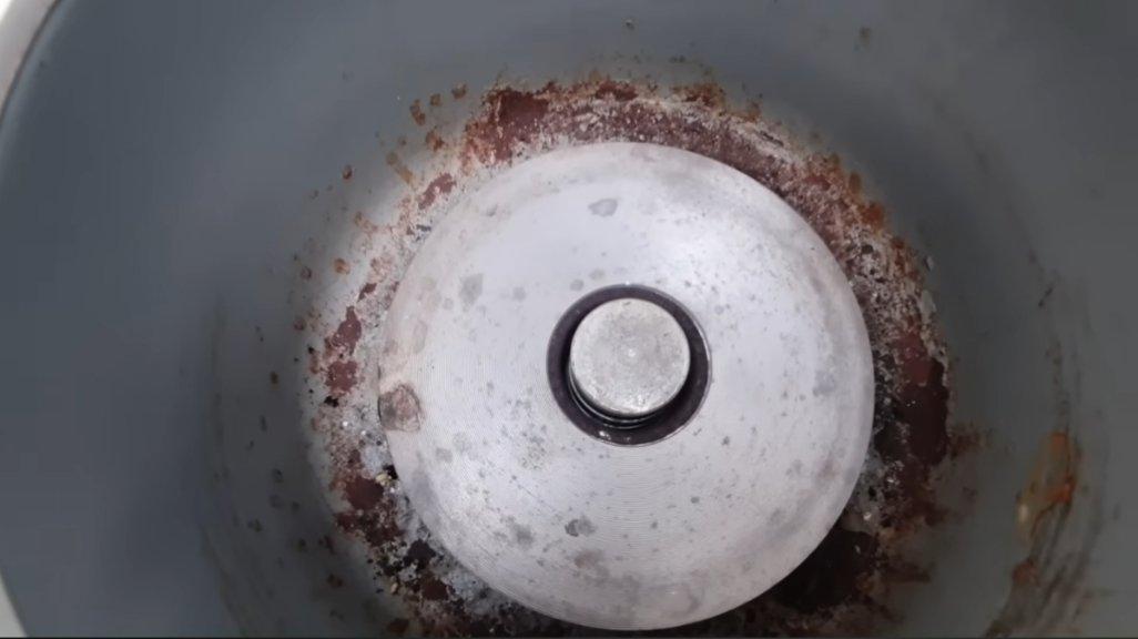 Ilustrasi tips membersihkan kerak magic com