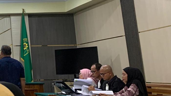 KORUPSI DANA BOK-Jaksa menuntut mantan Kepala Puskesmas Kebon Sembilan Dewi Lestari 1 tahun 3 bulan penjara dalam kasus korupsi dana BOK yang merugikan negara Rp650 juta.