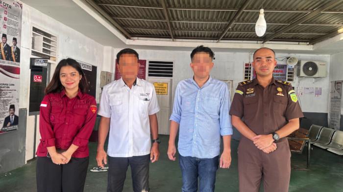 KORUPSI -- Kejari Bone Bolango resmi melimpahkan dua tersangka kasus dugaan korupsi