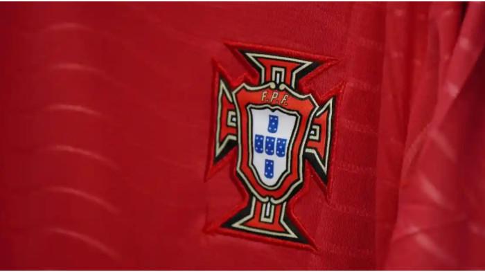 JERSEY PORTUGAL - Jersey Timnas Portugal dipajang di Solo Soccer, Manahan, Surakarta, Jawa Tengah, pada Minggu, 31 Mei 2026.