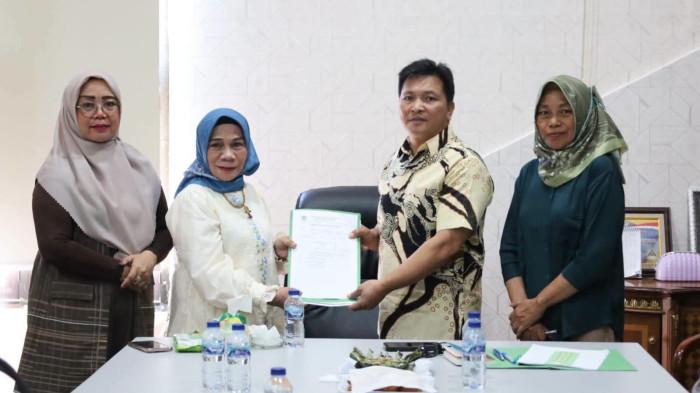LANGKAH PEMDA - Wakil Bupati Kabupaten Bolaang Mongondow (Bolmong), Sulawesi Utara (Sulut) Dony Lumenta memimpin penandatanganan Naskah Perjanjian Hibah Daerah (NPHD) kepada organisasi keagamaan, Kamis (02/07/2026).