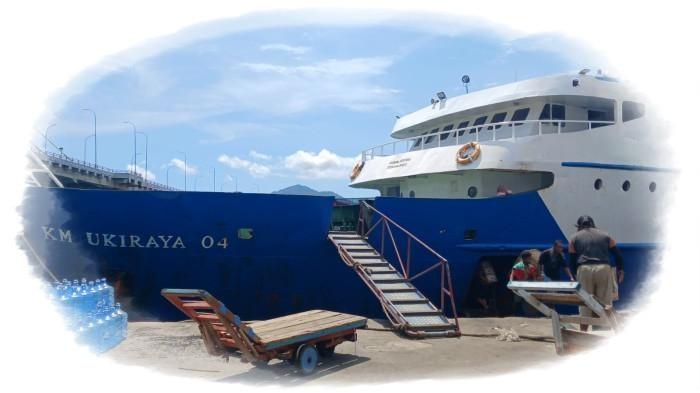JADWAL KAPAL - KM Uki Raya 04 saat berlabuh di Pelabuhan Manado, didokumentasikan beberapa waktu lalu.