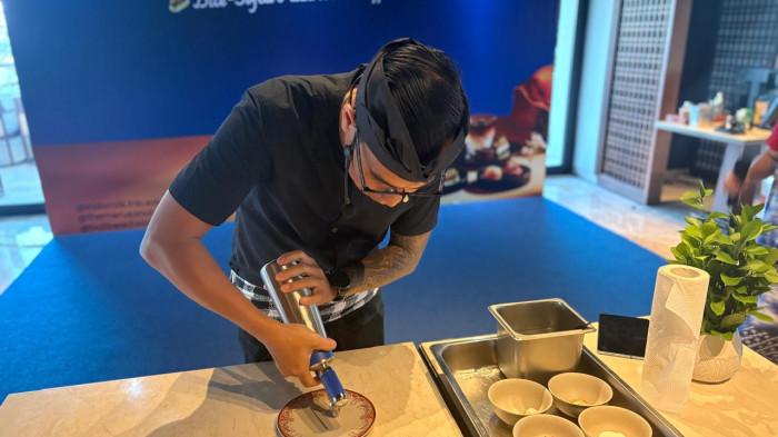 SAJIKAN - Acara Indomilk Bakepreneur Roadshow bertajuk The Art of Curated Bite-Sized Pastries x Coffee Pairing, sebuah program edukasi dan pengembangan bisnis yang dirancang untuk membantu chef, baker, pelaku hotel, kafe, dan usaha kuliner mengeksplorasi peluang inovasi menu yang mampu menjawab perubahan preferensi konsumen sekaligus turut mendukung pertumbuhan bisnis.Rangkaian Indomilk Bakepreneur Roadshow  diawali di kota Bandung pada bulan Juni lalu dan kini dilanjutkan ke Pulau Dewata, Bali, tepatnya di Bali Beach Hotel - The Heritage Collection and The Meru Sanur. Selanjutnya, Indomilk Bakepreneur Roadshow akan bertolak ke Semarang, Medan, dan Surabaya.
