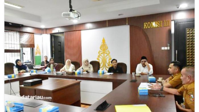 Hearing Komisi III DPRD Pekanbaru dengan Disdik dan Inspektorat Pekanbaru
