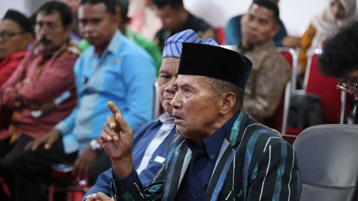 Kabupaten Buton memiliki sejarah panjang sebagai wilayah dengan masyarakat hukum adat yang masih lestari. Untuk menjaga kelestarian masyarakat hukum adat agar tak tergerus waktu, Kementerian Agraria dan Tata Ruang/Badan Pertanahan Nasional (ATR/BPN) memperkuat perlindungan hak atas tanah-tanah ulayat. 