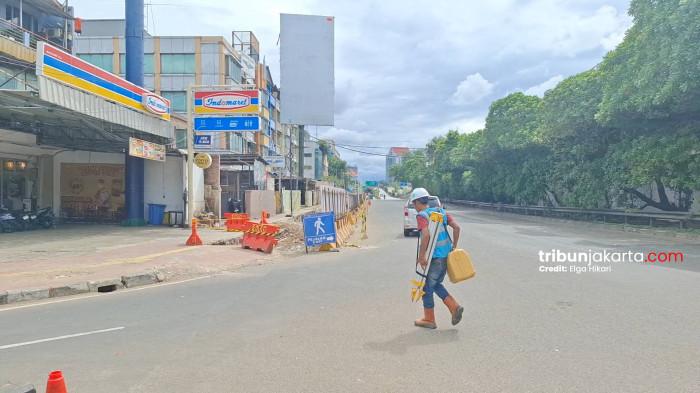 Pembangunan dimulai. Pembangunan Flyover Latumenten di Jalan Latumenten, Jakarta Barat saat ini telah dimulai. Proyek ini ditargetkan rampung pada Desember 2026.