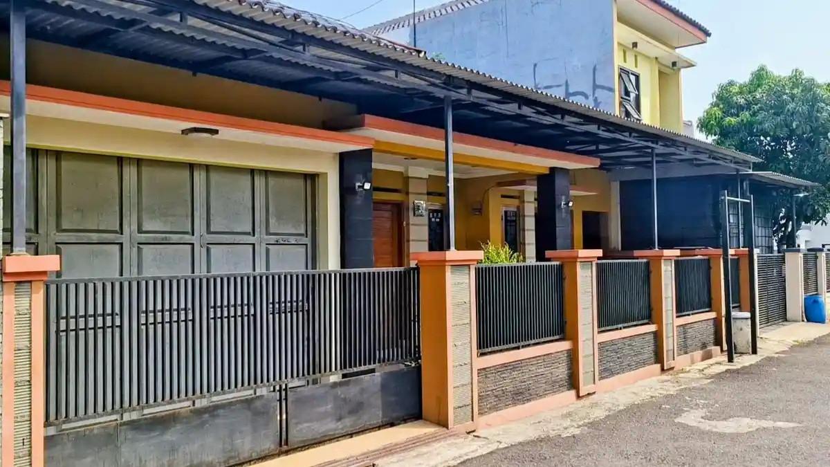 RUMAH - Rumah di Komplek Griya Pesona, Desa Gunungleutik, Kecamatan Ciparay, Kabupaten Bandung, yang menjadi lokasi TH menyerahkan diri pada Selasa (24/6/2026) lalu. Berdasarkan penelusuran Tribun Jabar, TH sebenarnya menyerahkan diri kepada pihak kepolisian di sebuah rumah yang berada di Komplek Griya Pesona, Desa Gunungleutik, Kecamatan Ciparay, Kabupaten Bandung, Jawa Barat, pada Selasa (23/6/2026).